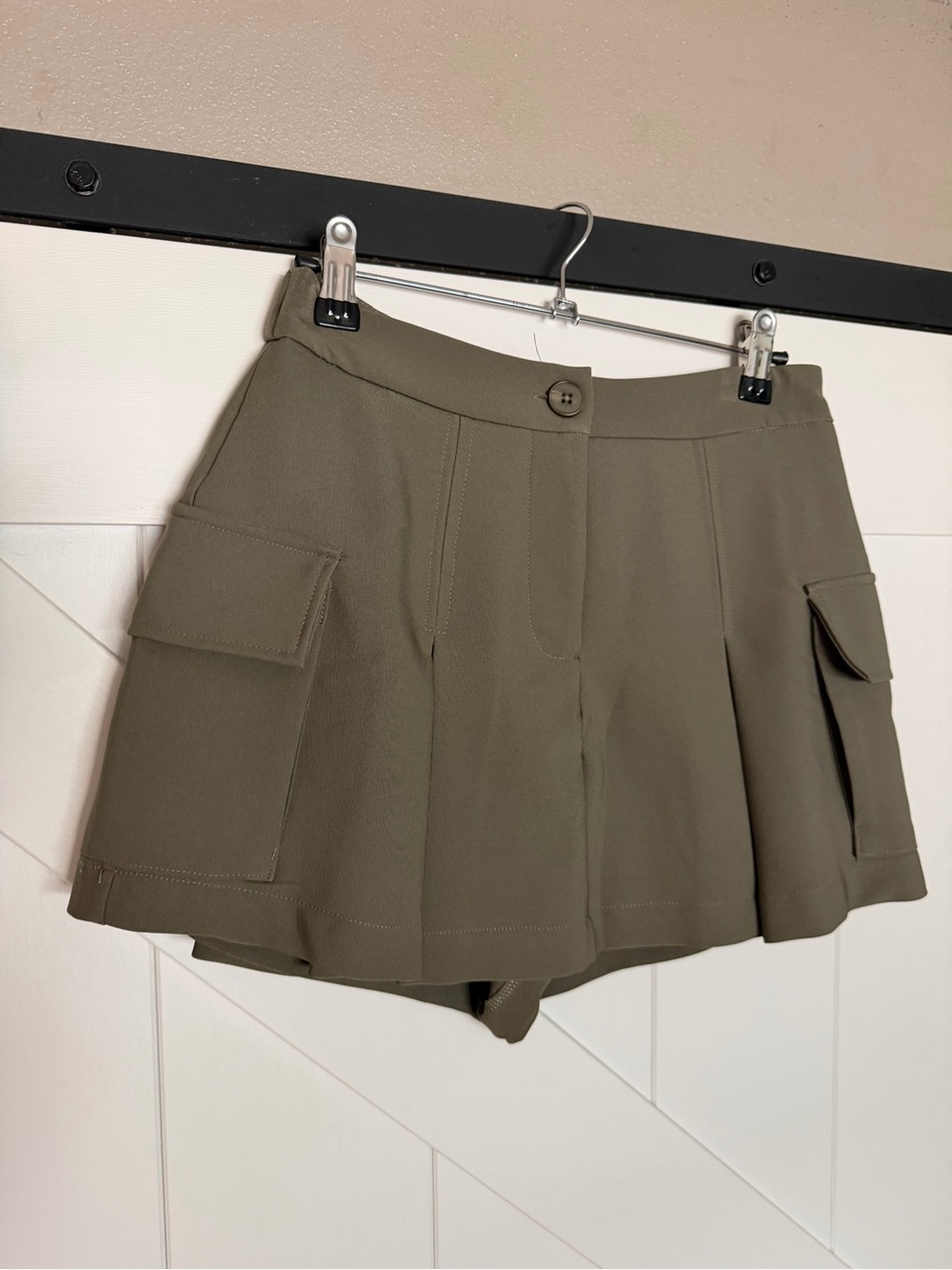 Haute Monde Olive Green Cargo Skort